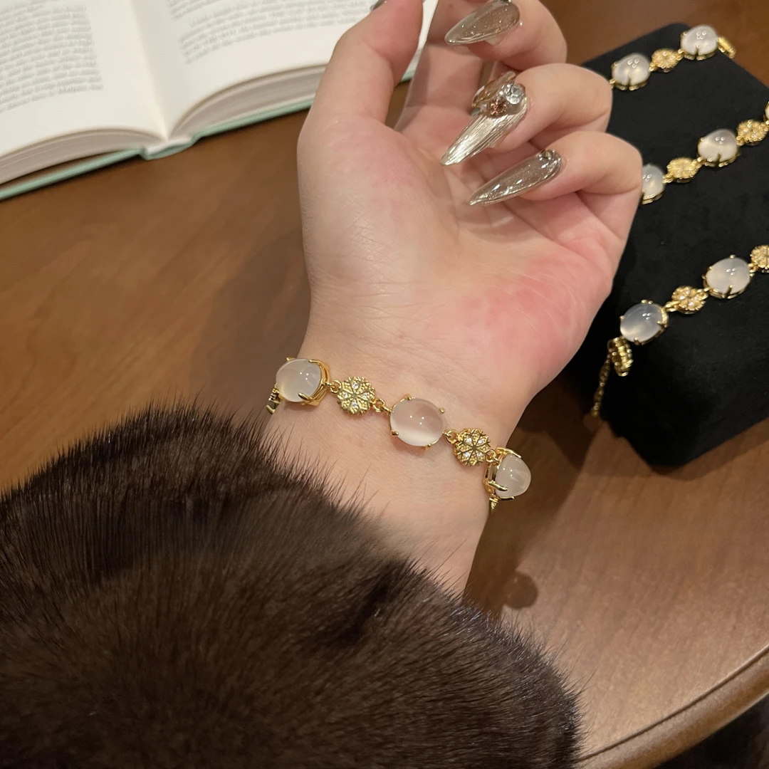 天然玉髓鸽子蛋手链新中式国风时尚手串纯欲富贵风过年戴千金贵气