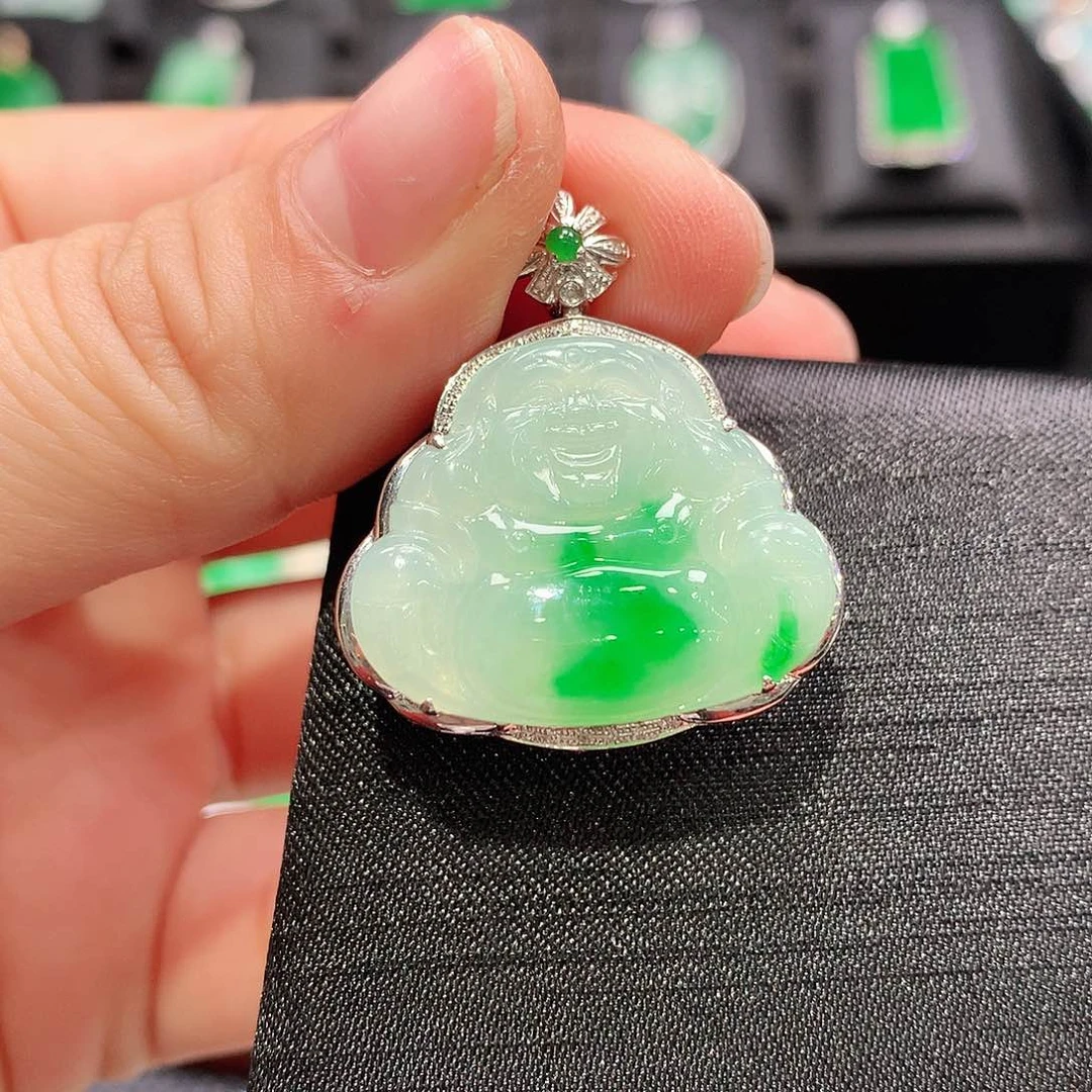 翡翠颈饰18K金镶嵌佛公