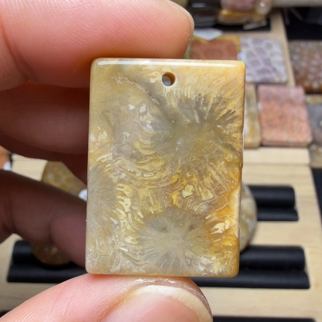 硅化玉未镶嵌纯天然色有机玉石保真色