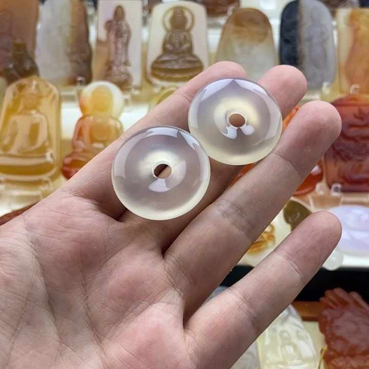 辉***校未镶嵌吊坠(赠链)玛瑙/玉髓