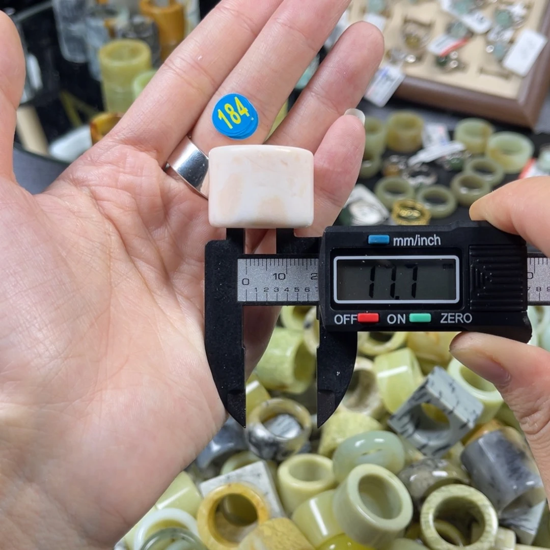 蛇纹石玉未镶嵌戒指