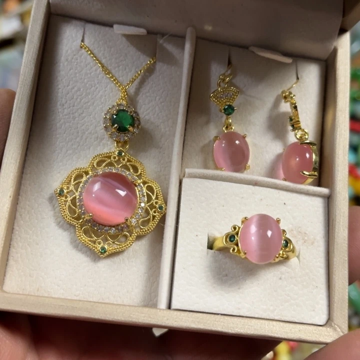 未镶嵌和田玉（糖玉）挂件