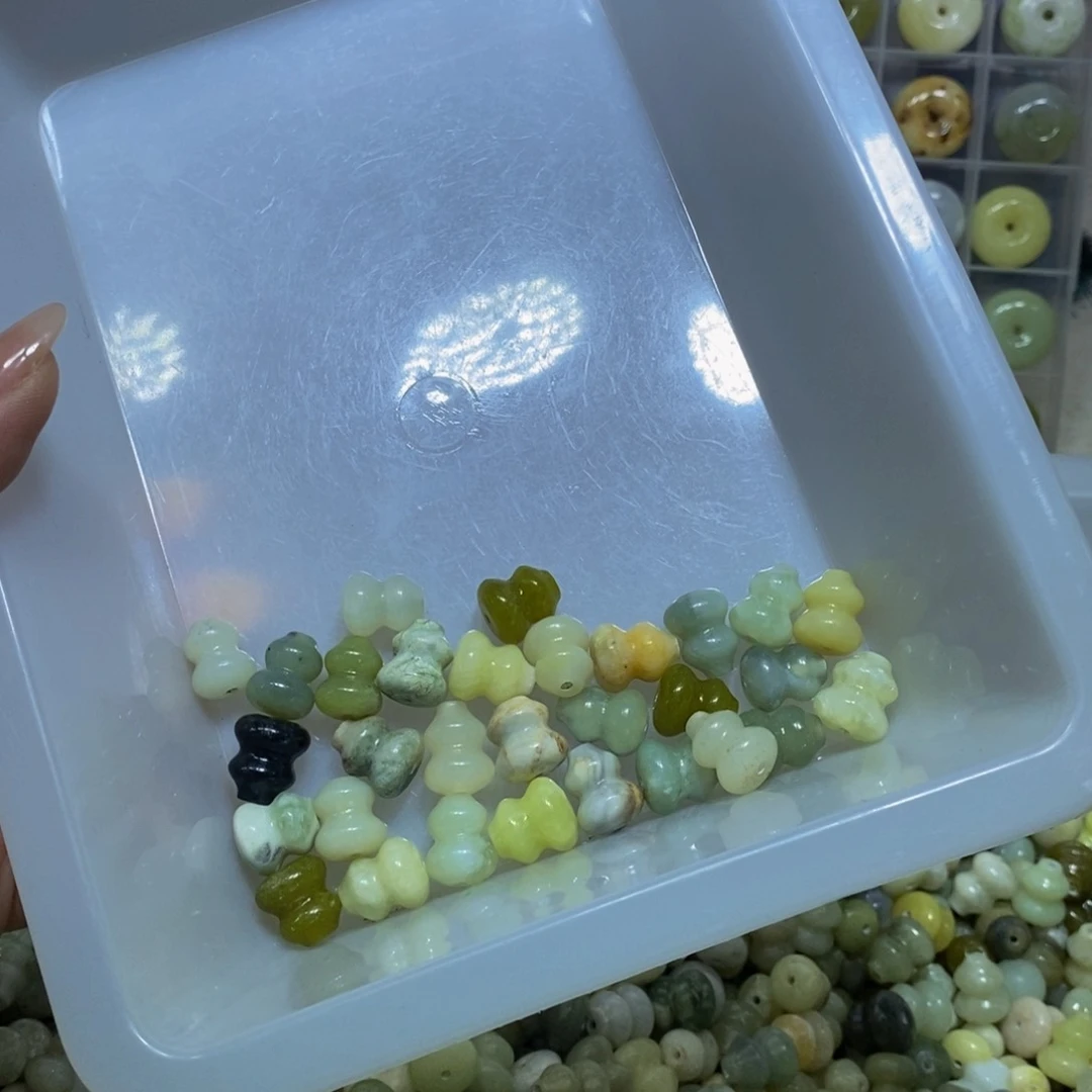 蛇纹石玉未镶嵌颈饰59