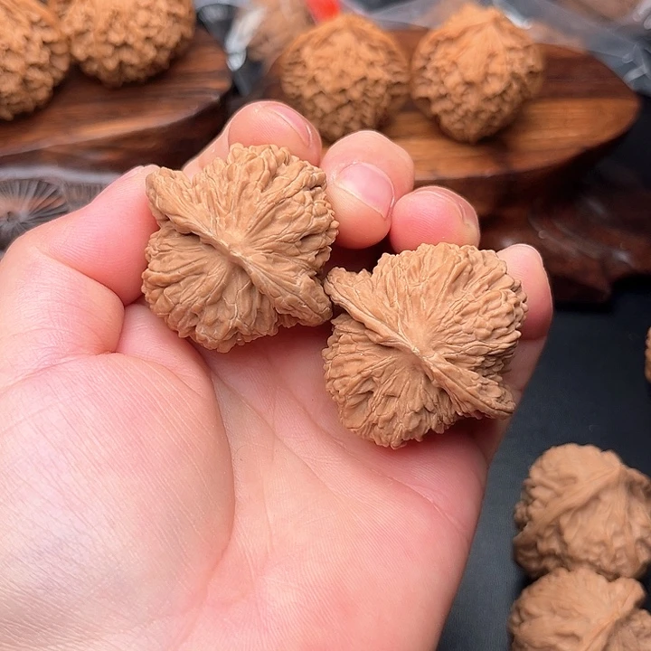 桃核把件核桃四座楼