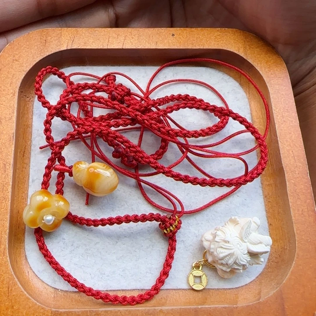 琥珀颈饰未镶嵌琥珀