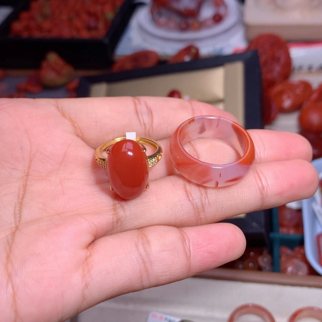 女***柒南红玛瑙未镶嵌南红戒指1