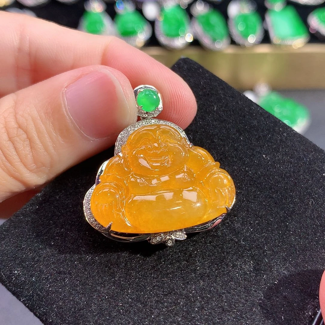 翡翠18K金镶嵌颈饰