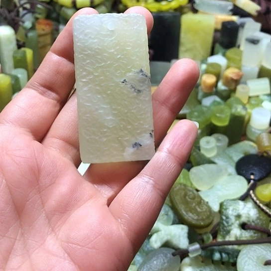 未镶嵌岫玉吊坠岫