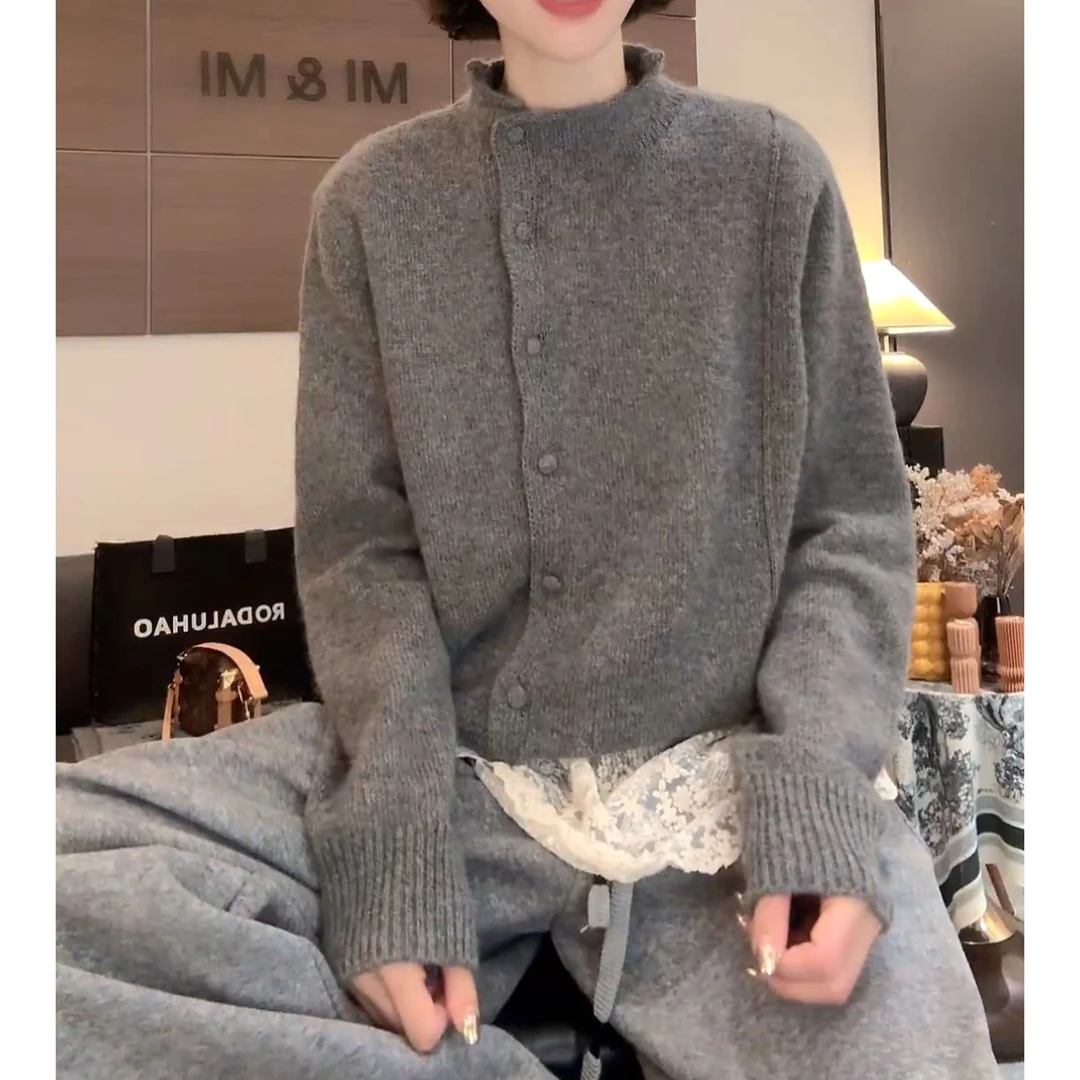 2025秋冬新款设计款立领纯色减龄衬衫时尚百搭慵懒风单排扣开衫女