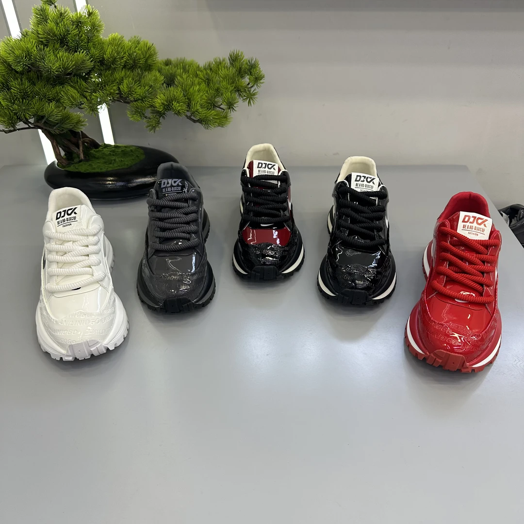 秋季新款男士低帮漆皮运动休闲鞋时尚百搭舒适老爹鞋