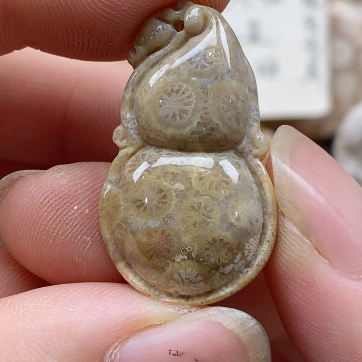 颈饰未镶嵌硅化珊瑚（珊瑚玉）小