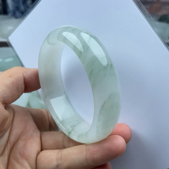 未镶嵌手镯石英质玉（金丝玉）