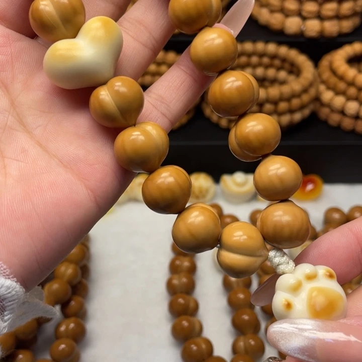 佩***奇吊坠猴头核桃全品16柯基屁桃加爱心猫爪