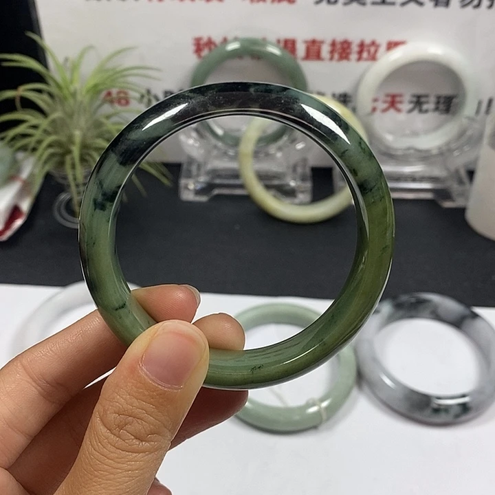 未镶嵌手镯翡翠38号。55.5圈