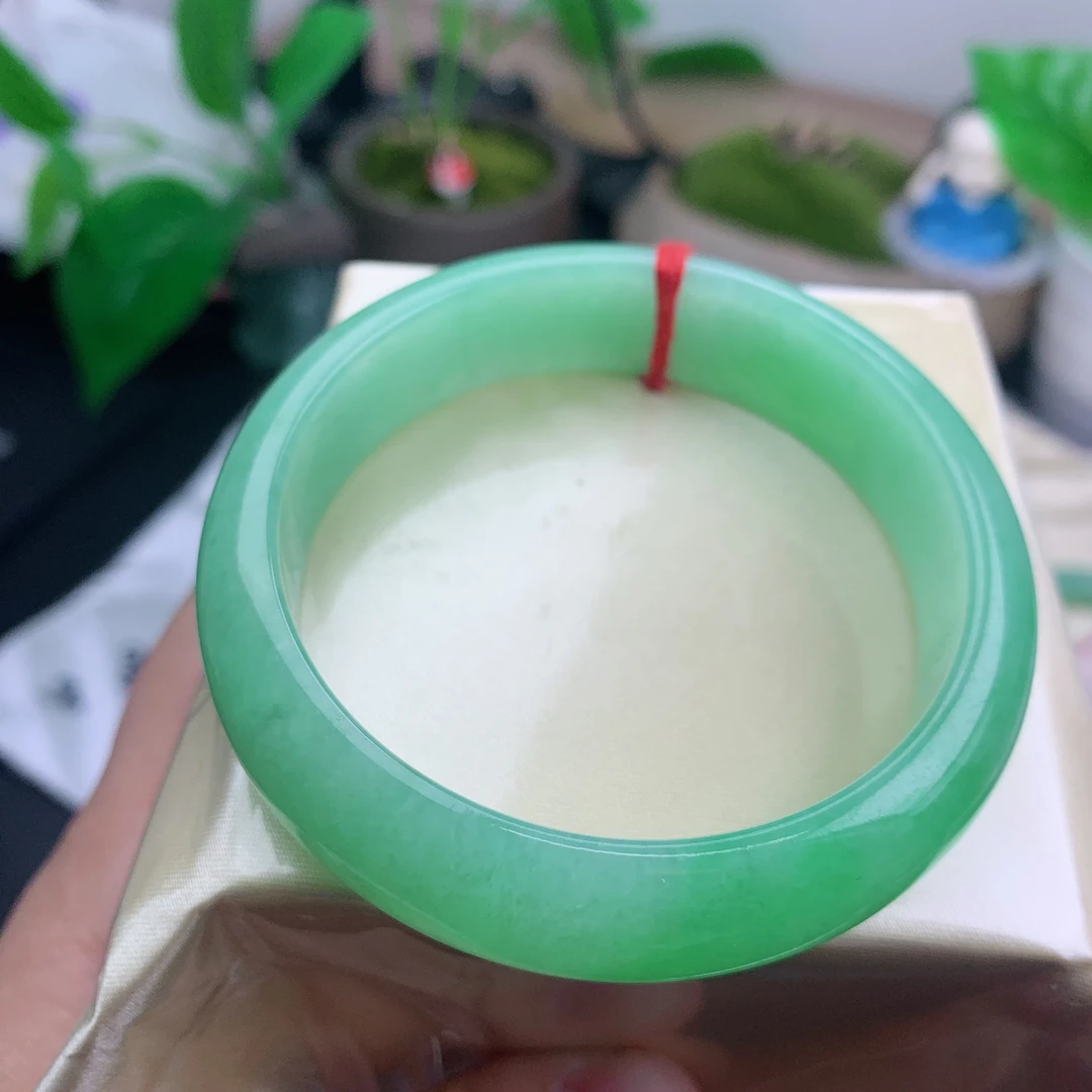 59圈口缅甸天然a货翡翠阳绿细腻正圈翡翠手镯