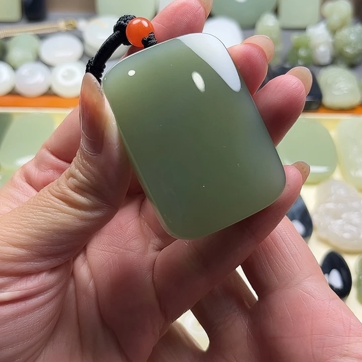 颈饰未镶嵌和田玉