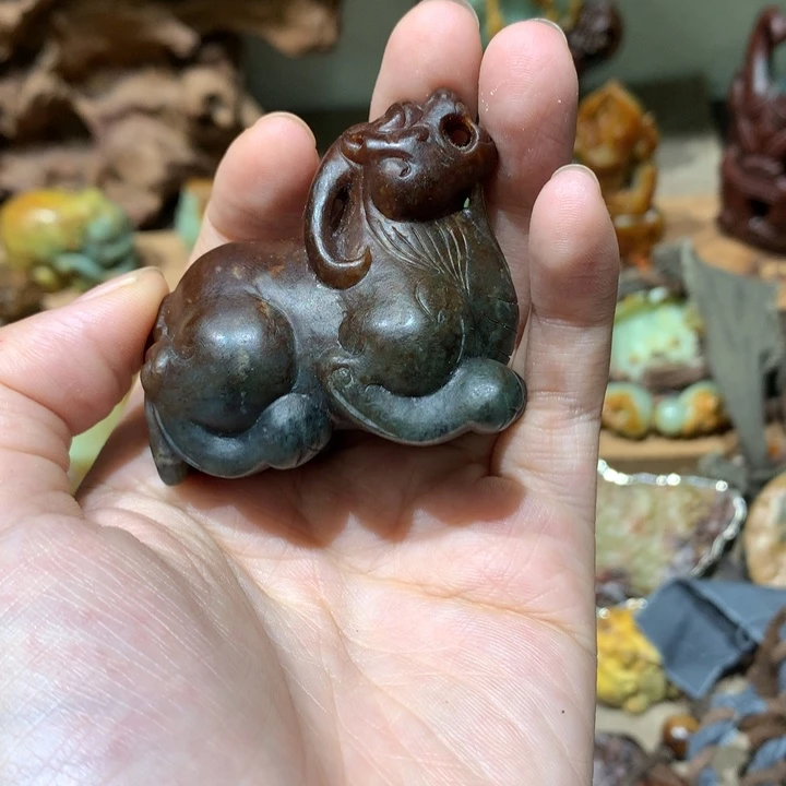 未镶嵌岫岩河磨玉（透闪石质玉）把件