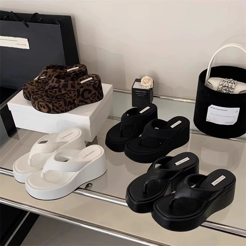 厚底凉鞋2025年春季新款时尚百搭松糕厚底坡跟夹趾人字拖鞋女外穿