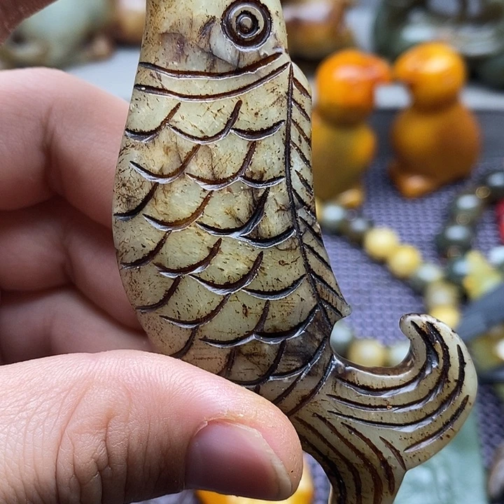 未镶嵌蛇纹石玉颈饰