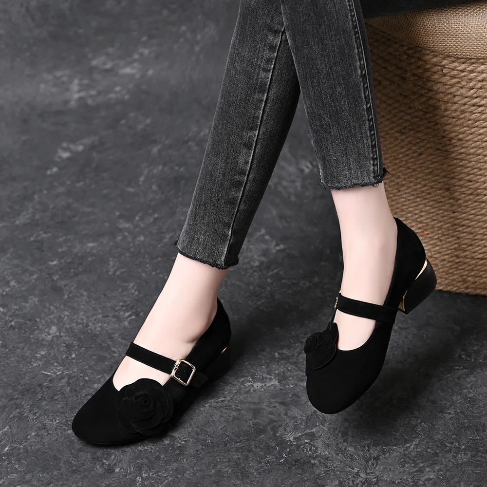 真皮羊皮山茶花浅口单鞋女春秋新款复古圆头粗跟中跟一字扣带女鞋