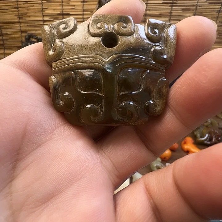 未镶嵌和田玉（糖玉）挂件