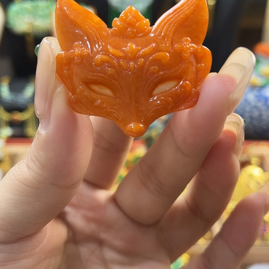 翡翠未镶嵌颈饰炸