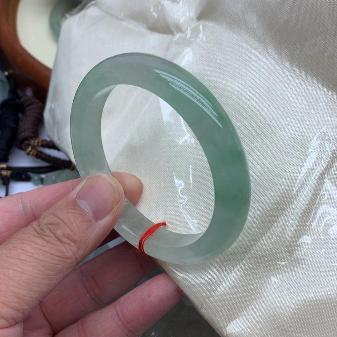手***镯一物一拍，手镯57圈口
