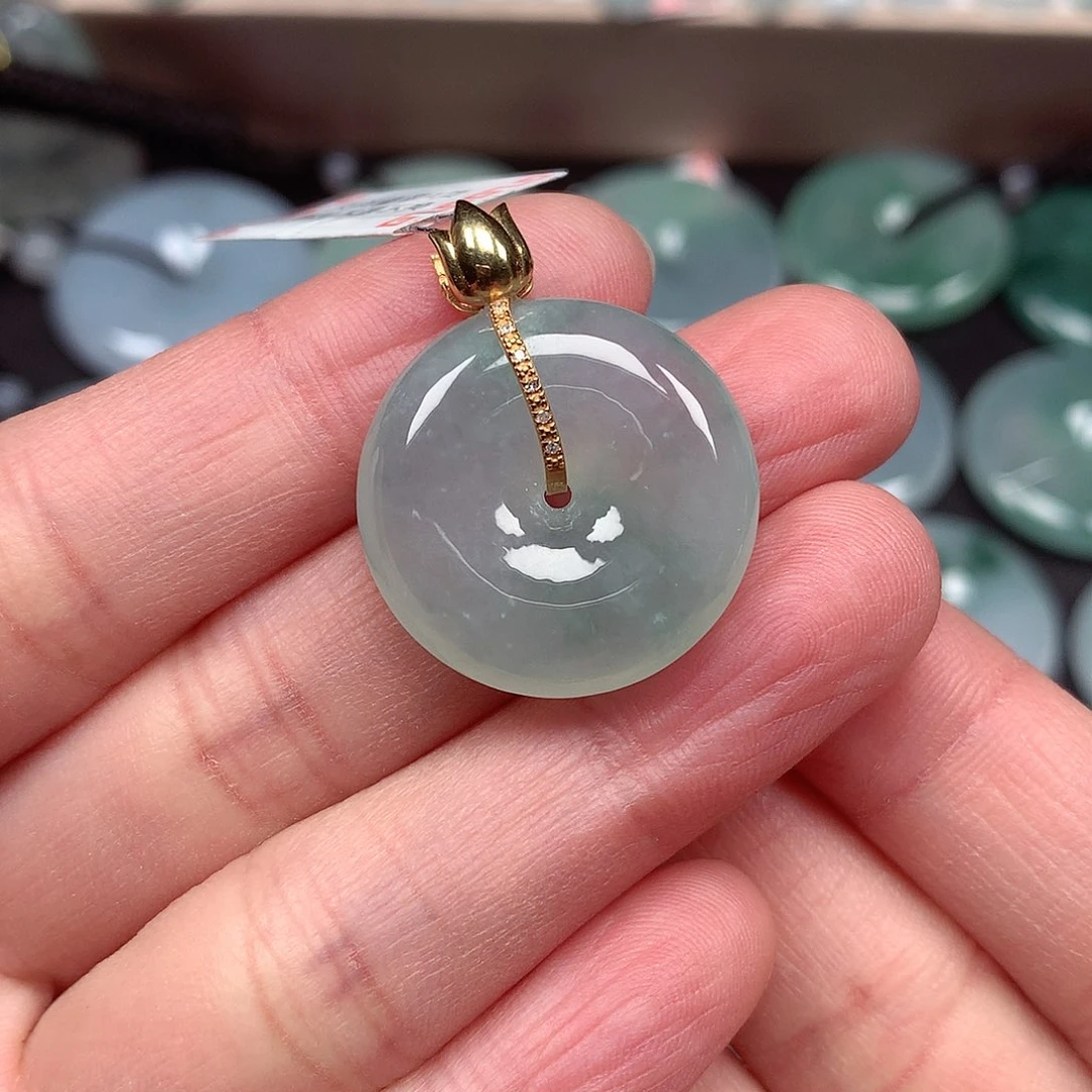 翡翠颈饰未镶嵌平安扣A