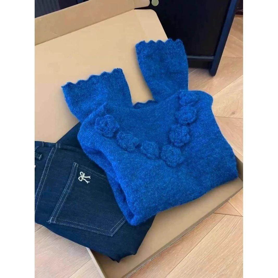 户外百搭小众风蓝色小众长袖修身立体花朵毛衣女冬季百搭时尚上衣