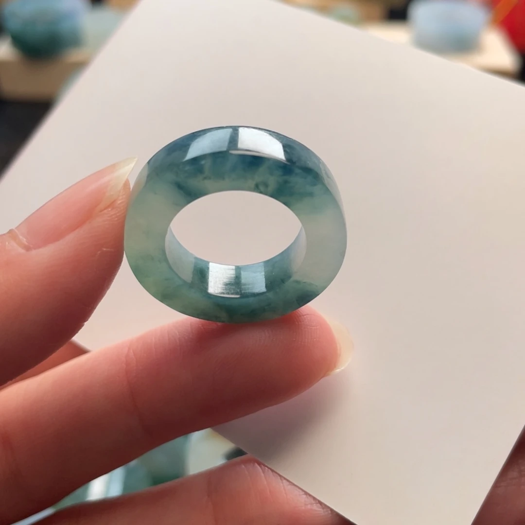 定制翡翠未镶嵌戒指