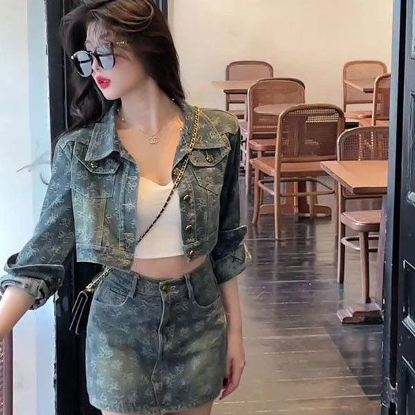 港风短款提花牛仔外套两件套装女早秋高腰包臀半身裙外搭长袖上衣