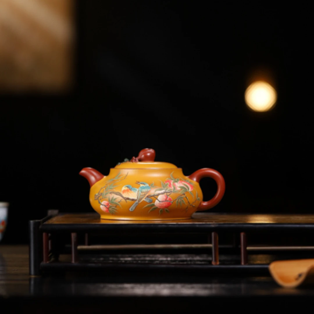 寿桃 1996年第五届陶瓷艺术节现场演示作品 作者：毛阿明 200cc