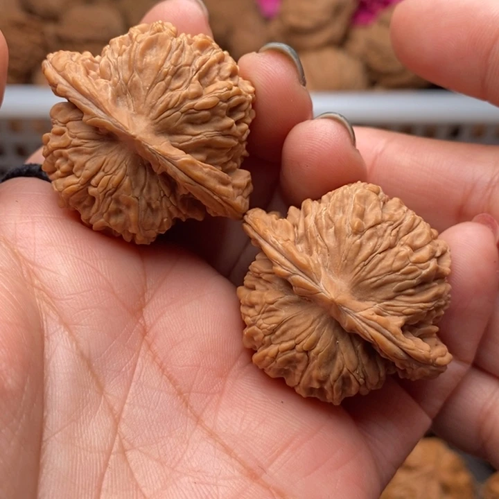 文玩核桃把件汉高楼40尺核桃
