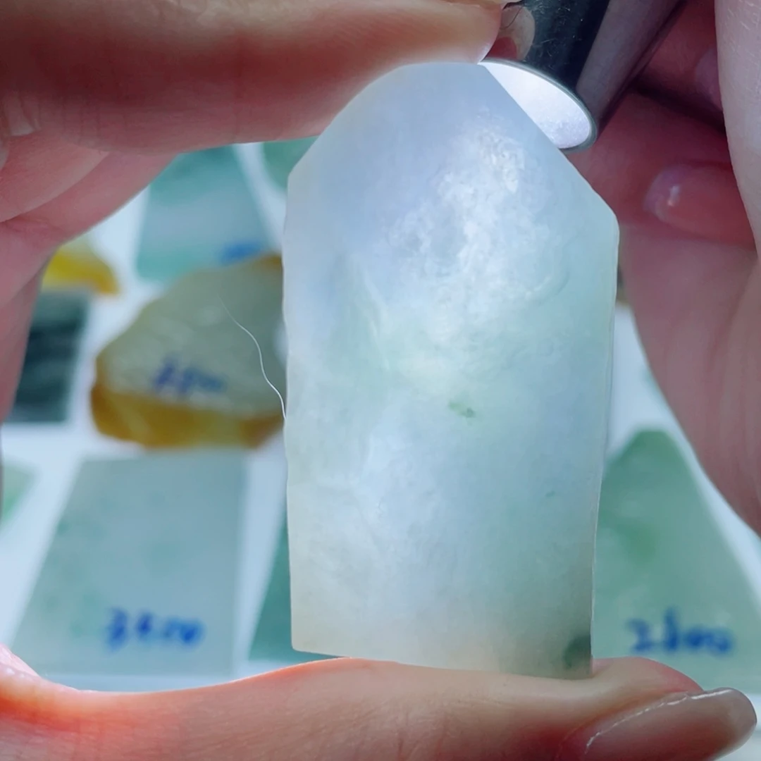 定制翡翠未镶嵌天然翡翠A货