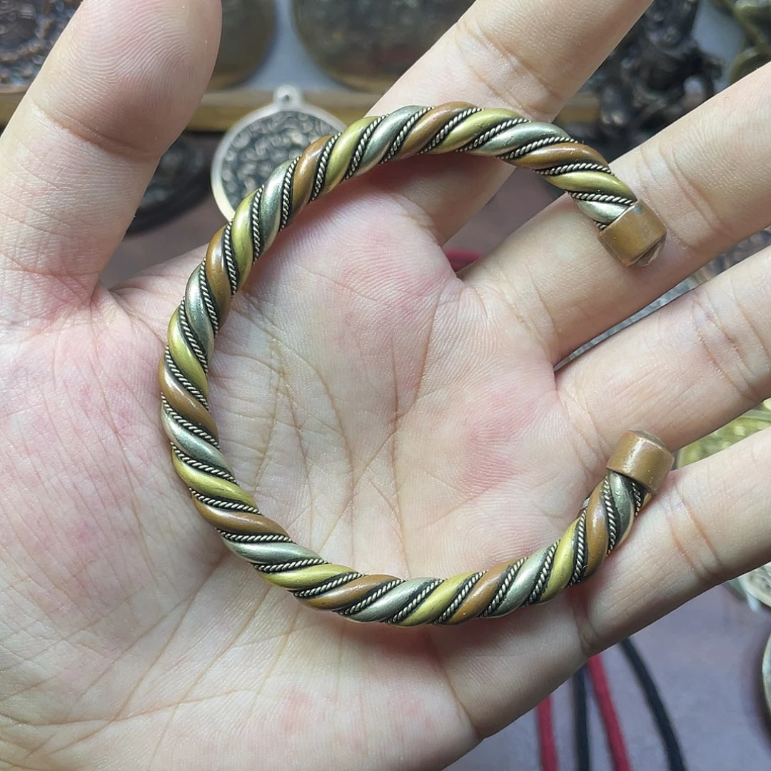 手工麻花手镯一个