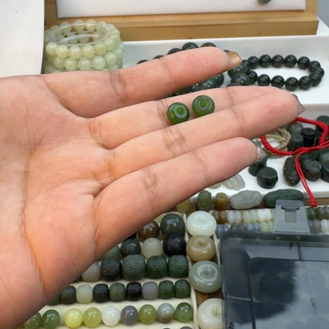 衍***初和田玉未镶嵌珠宝半成品和田玉扣子一对8-5