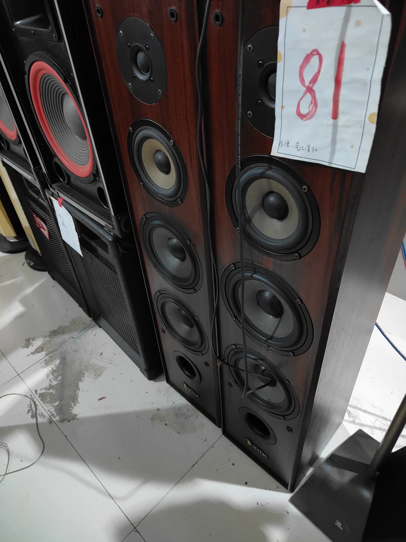 8新  不包邮，音响一对，