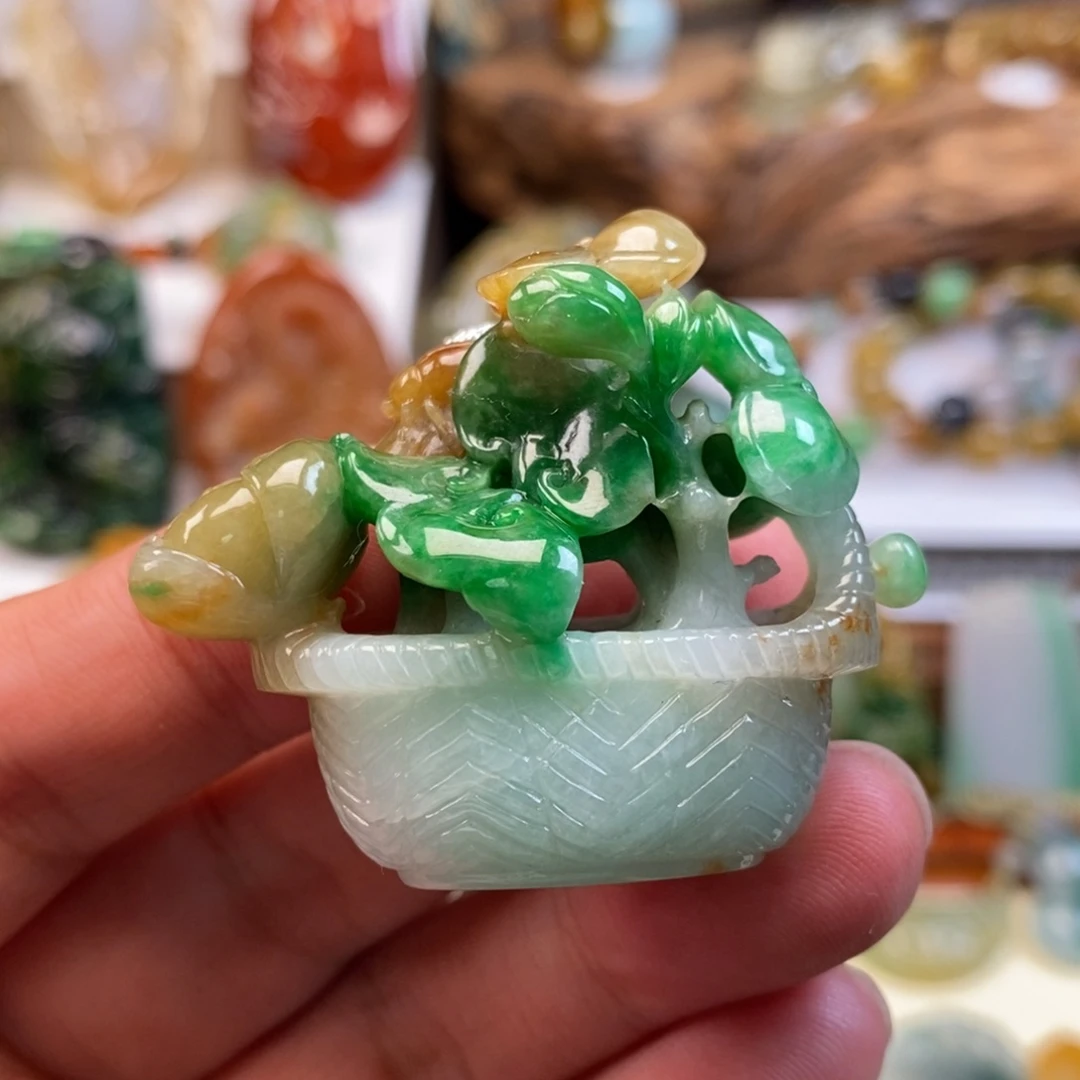 翡翠未镶嵌颈饰缅甸天然翡翠小摆