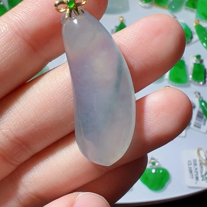 翡翠挂件18K金镶嵌翡翠