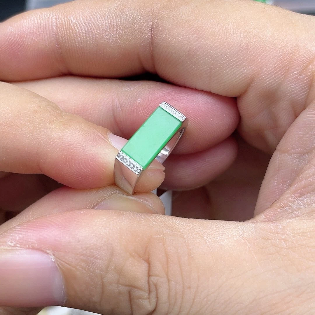 翡翠颈饰18K金镶嵌回流