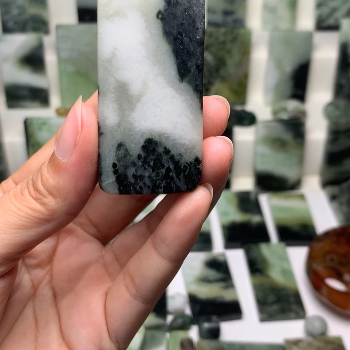 独山玉未镶嵌颈饰