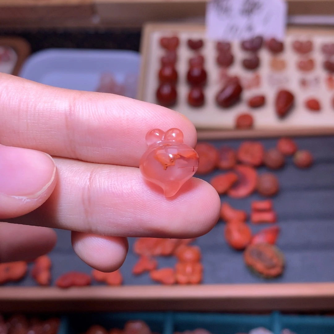 南红玛瑙未镶嵌珠宝半成品胡萝卜