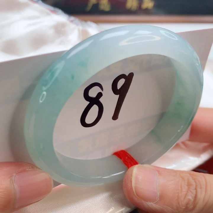 未镶嵌手镯（贵妃镯）翡翠正圈