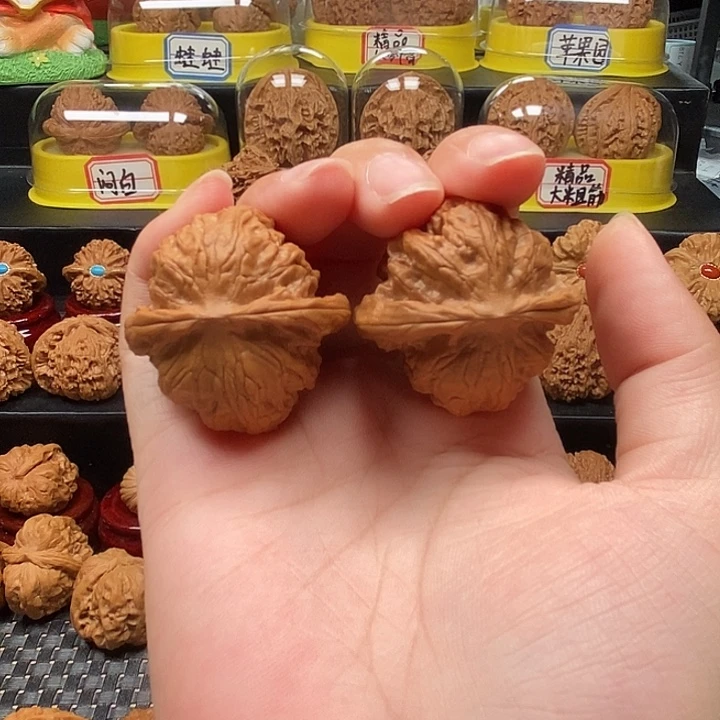 文玩核桃把件野狼38