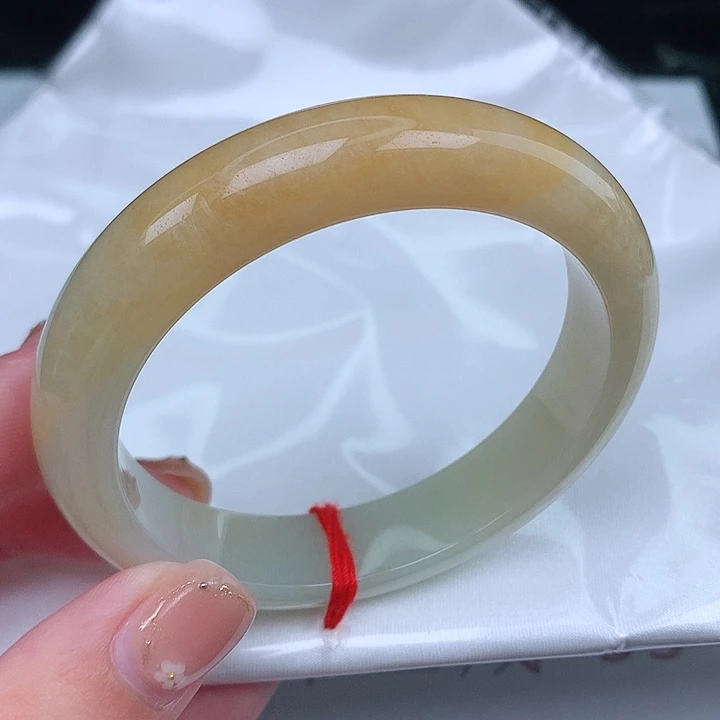 翡翠手镯未镶嵌天然