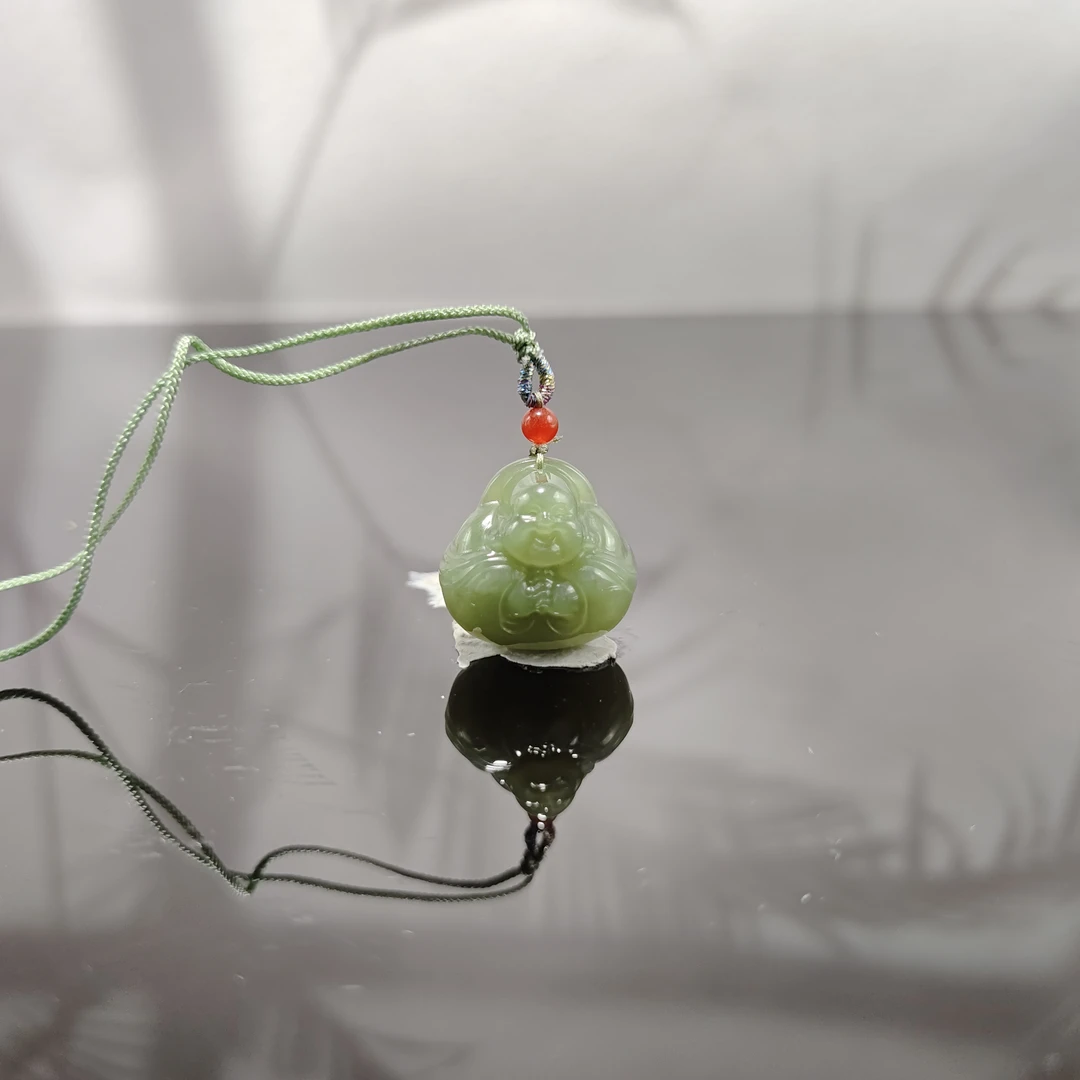 E和田玉抱抱佛吊坠5046