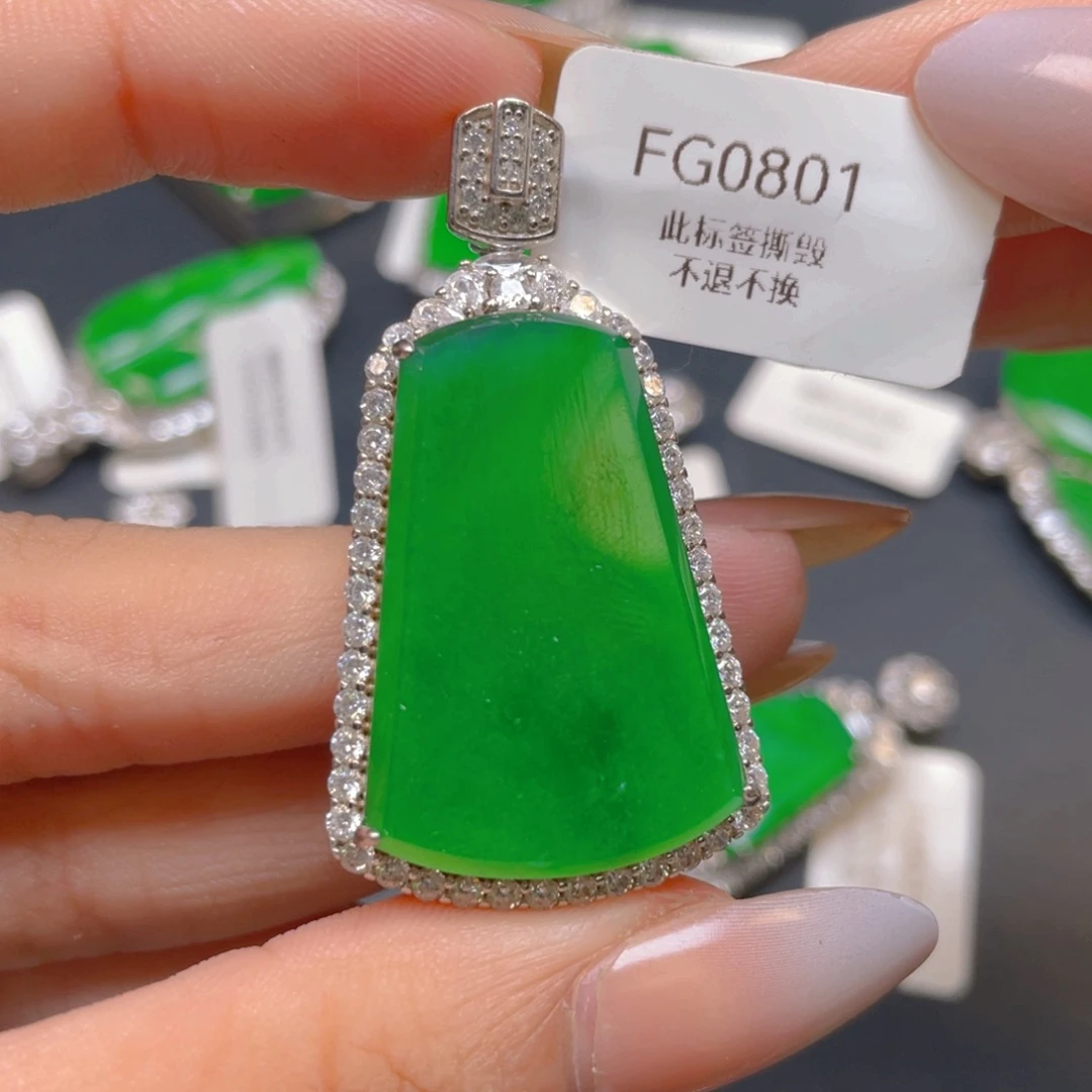 【闪购商品】颈饰银S925镶嵌翡翠翡翠