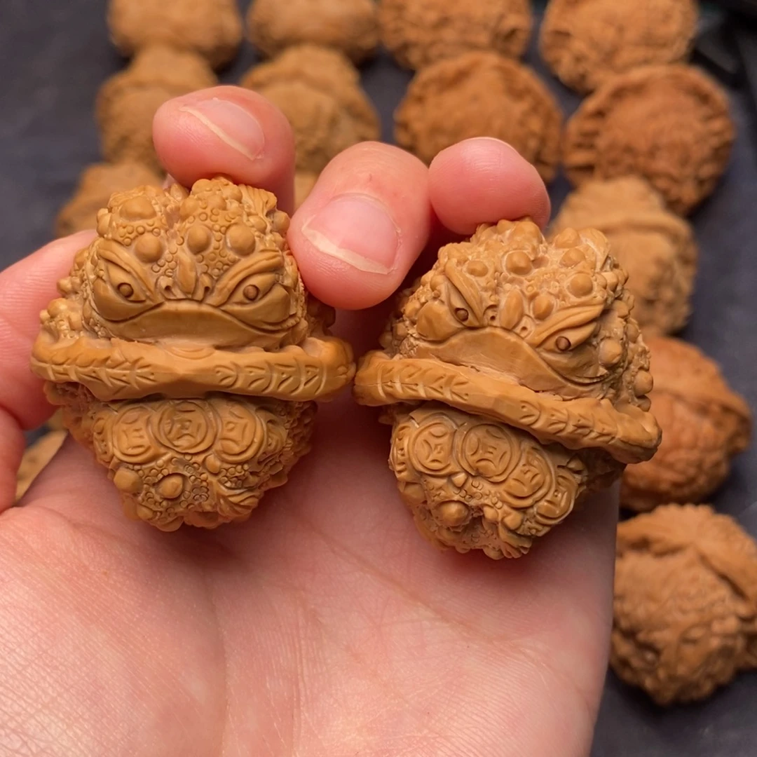 文玩核桃吊坠苏**冰金蟾