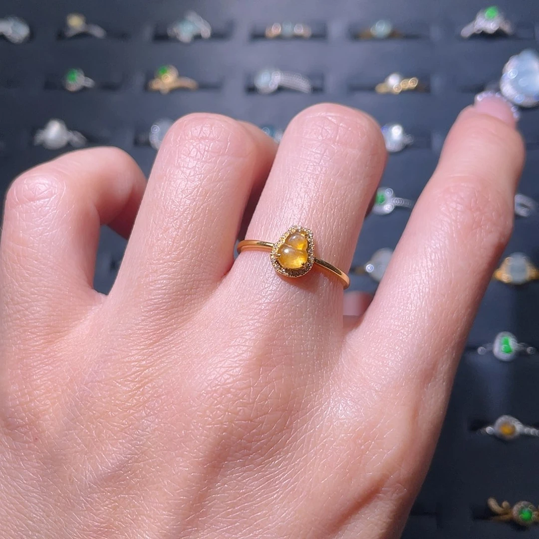 翡翠戒指18K金镶嵌戒指