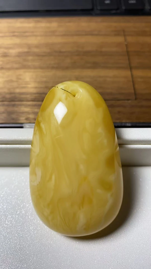 蜜蜡鸡油黄白花水滴吊坠